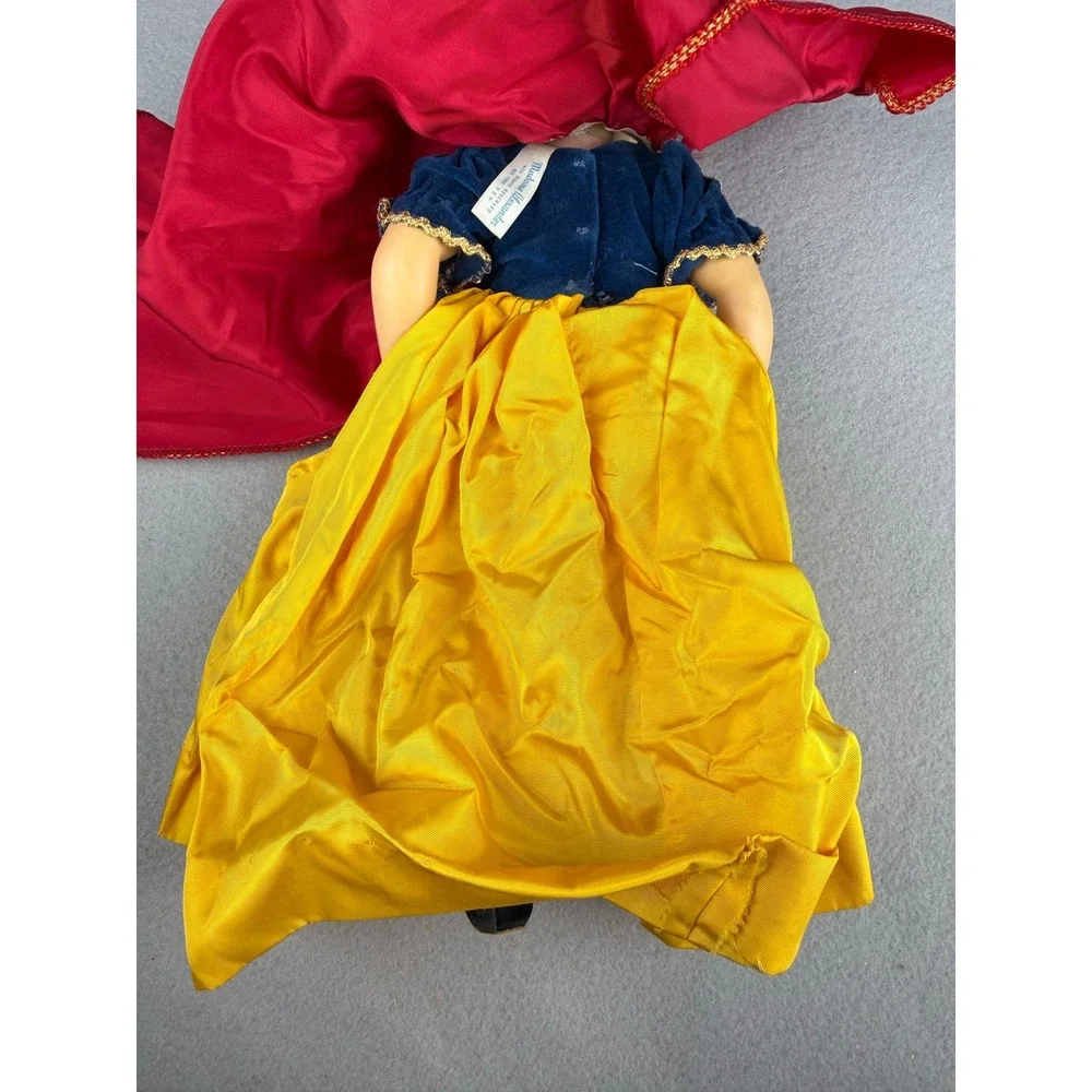 Vintage Madame Alexander Snow White Doll Red Blue Yellow‎ Cape Princess Outfit